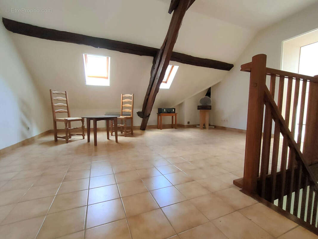 Maison à COULANGES-SUR-YONNE