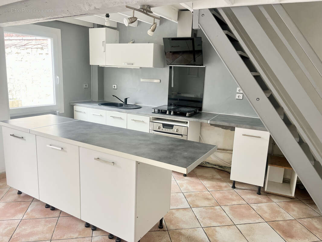 Maison à LA NEUVILLE-ROY