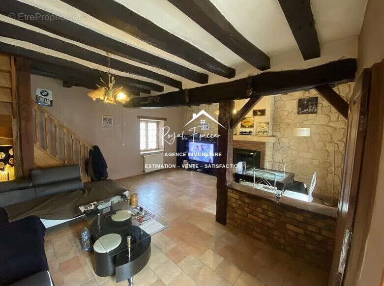 Séjour - Maison à CHARNIZAY