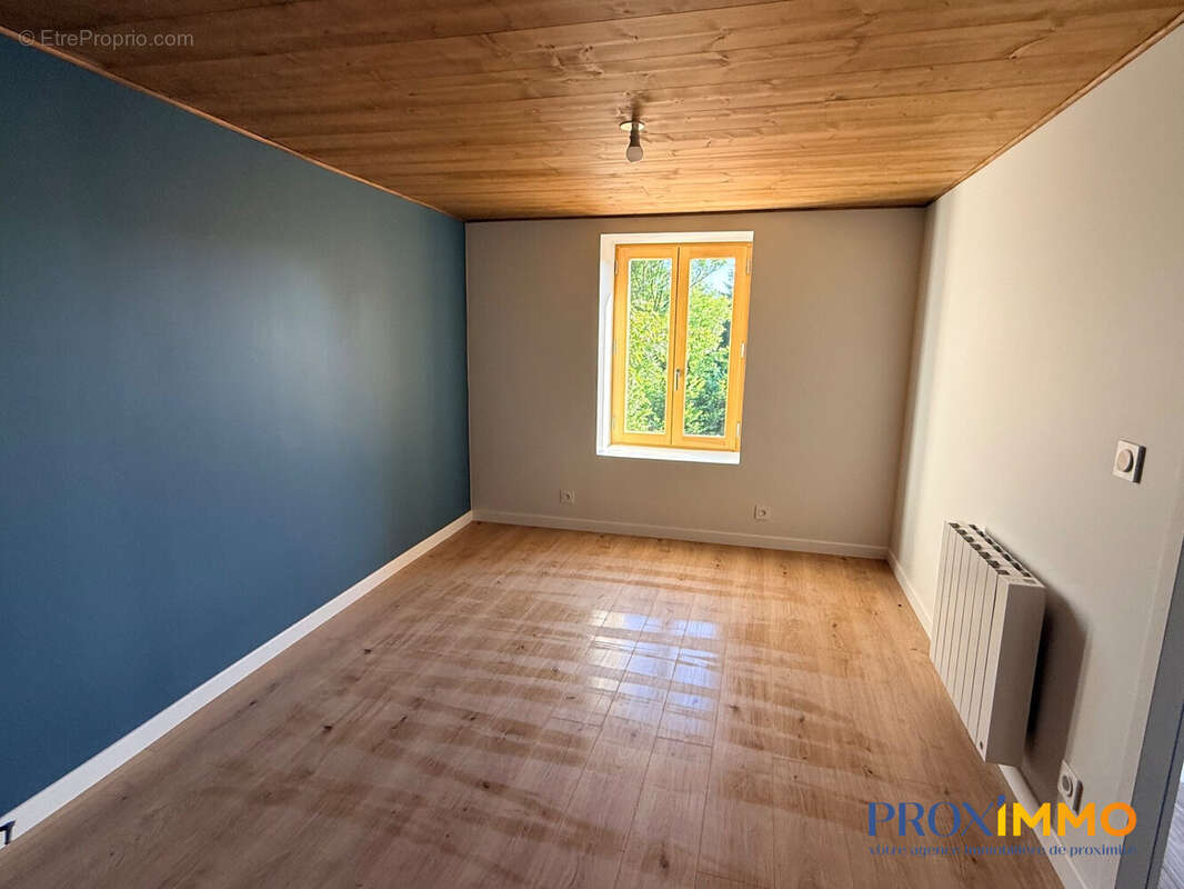 Maison 117 m² à Pommiers-La-Placette  - photo 7