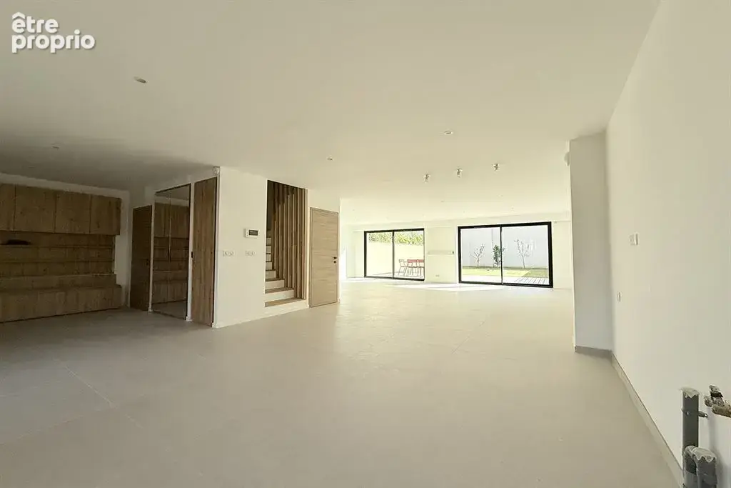 Vélizy-Villacoublay (78140), Yvelines – Maison neuve de 178 m², cinq chambres et jardin sud-ouest - photo 7