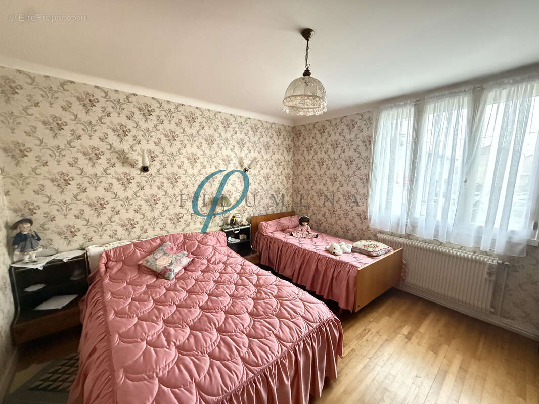 Maison à MONTREVAULT