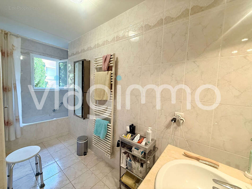 Appartement à LA VALETTE-DU-VAR