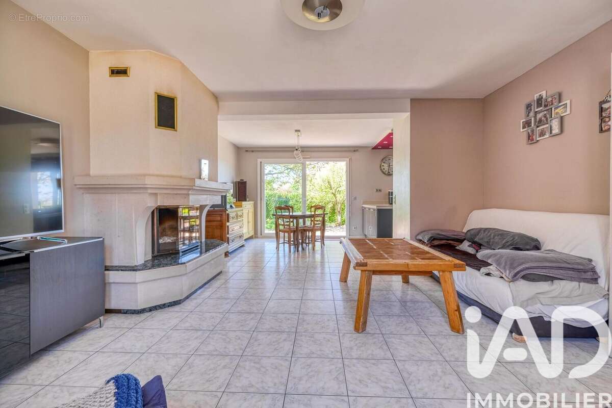 Photo 2 - Maison à NANTEUIL-LES-MEAUX