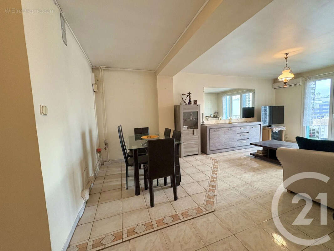 Appartement à MARSEILLE-4E