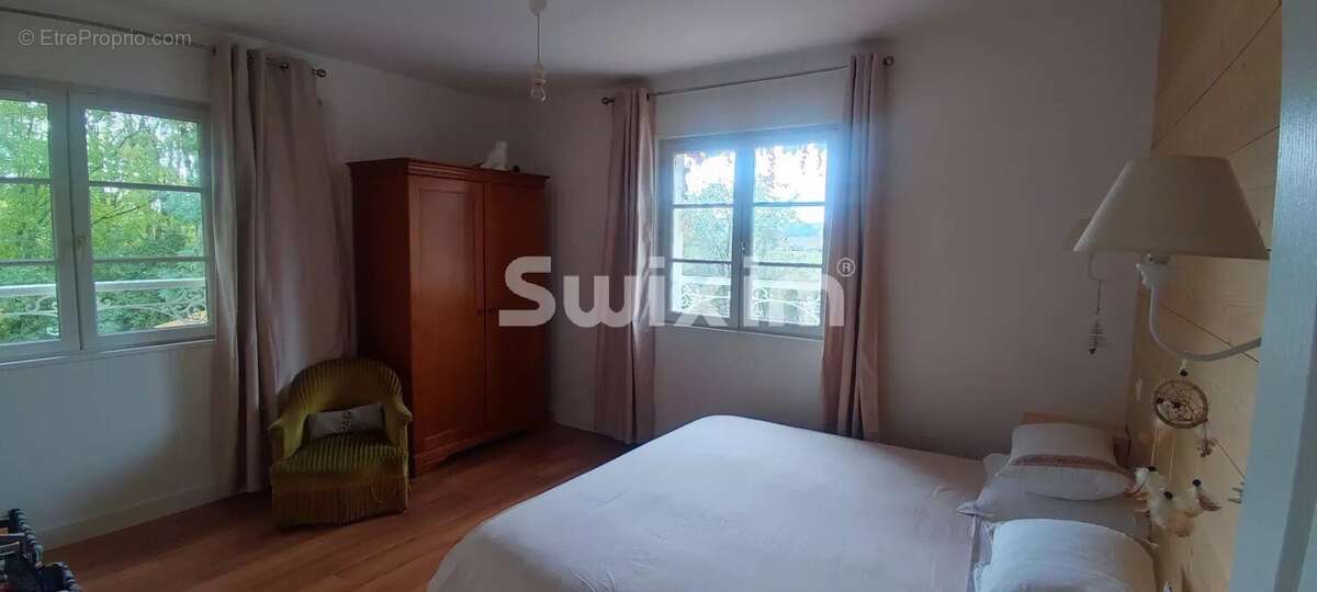 Maison à SAINT-CYR-SUR-LE-RHONE