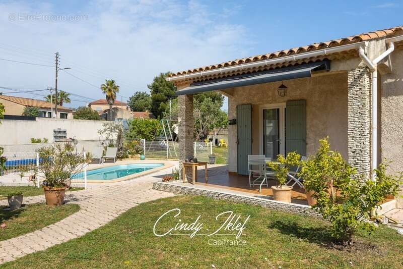 Maison à CHATEAUNEUF-LES-MARTIGUES