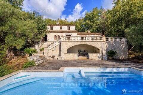 Maison à TOURRETTES-SUR-LOUP