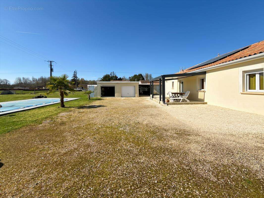 Maison à RAZAC-SUR-L'ISLE