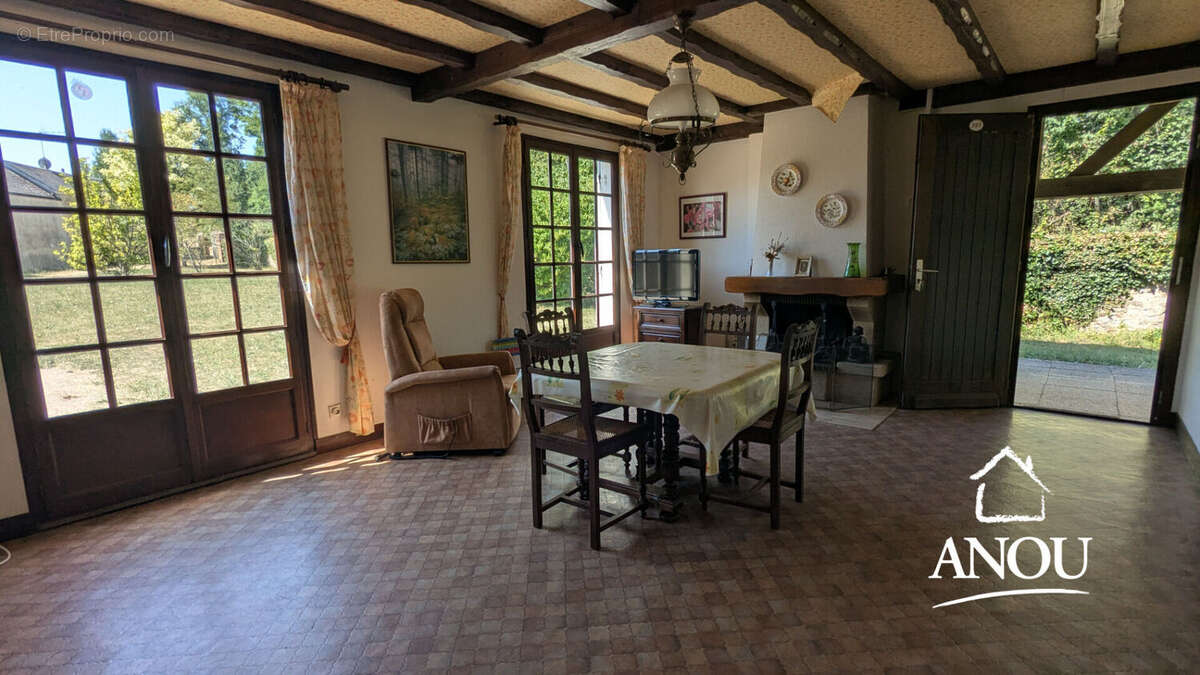 Maison de plain-pied avec jardin arboré - photo 7