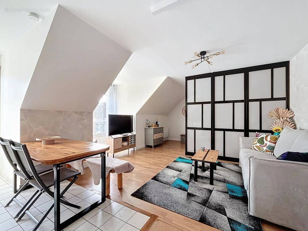 Appartement à VOISINS-LE-BRETONNEUX