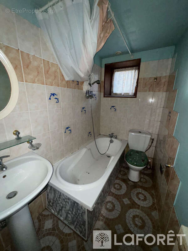 Appartement à MOULINS-LA-MARCHE