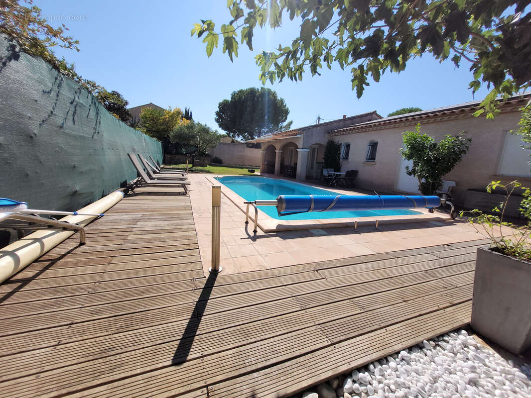 Salles d'Aude Villa T6 de 116 m2 de Plain-pied avec un garage de 30 m2, un atelier de 18 m2 et une piscine. - photo 15