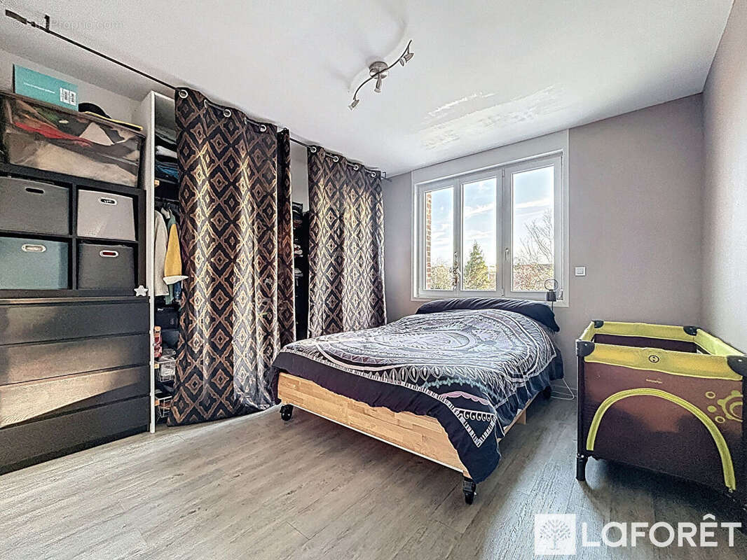 Maison à LA CHAPELLE-D'ARMENTIERES