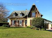 Maison à OGEU-LES-BAINS