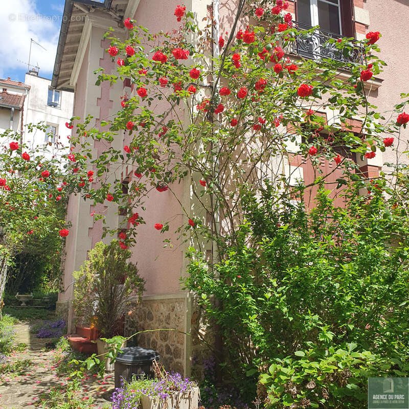 Maison à VILLE-D'AVRAY