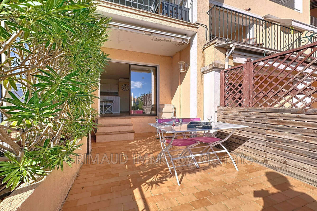 Appartement à GRIMAUD