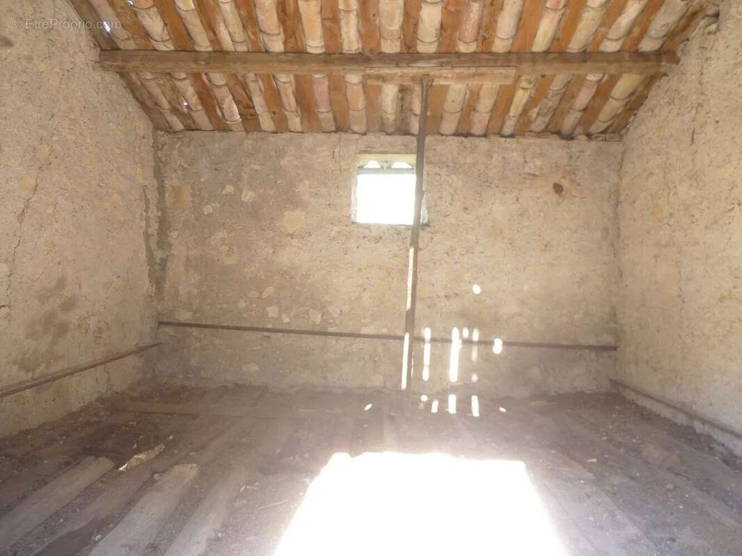 Maison à ENTREVAUX