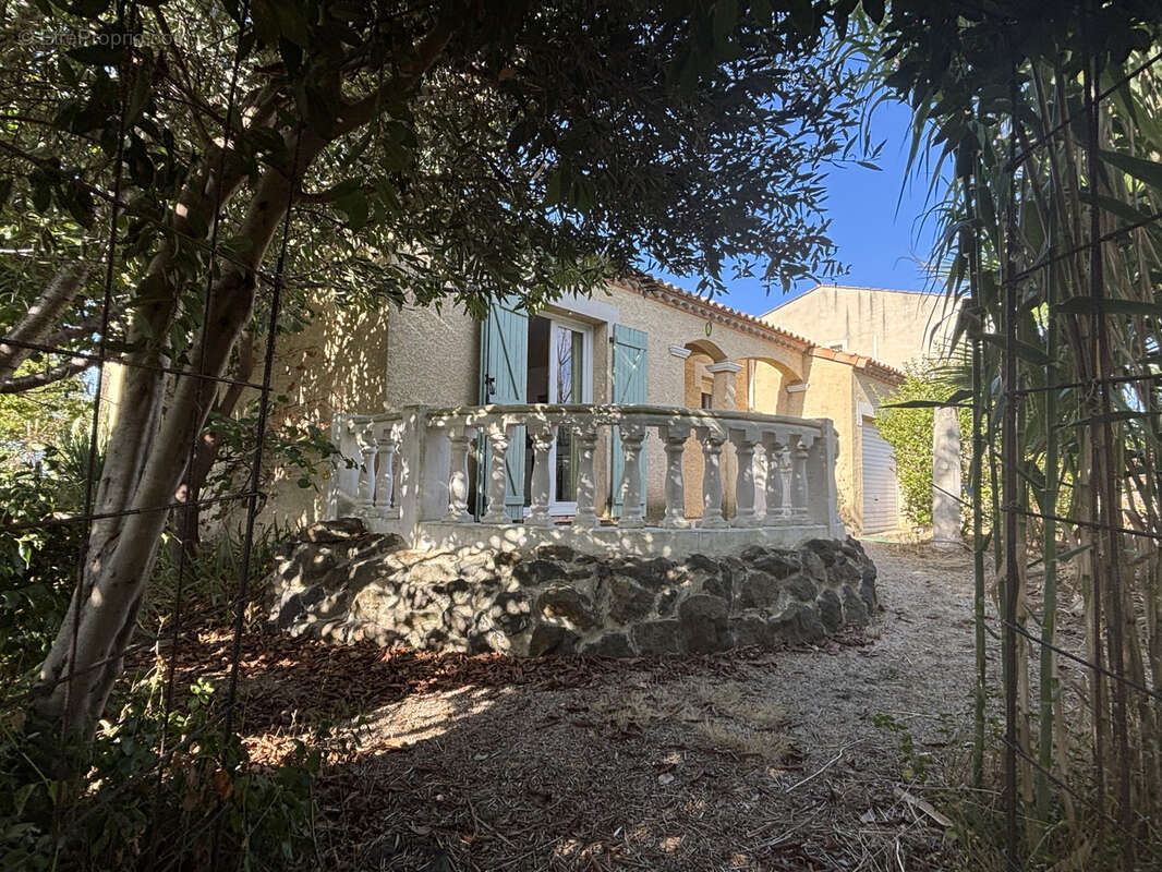 Puisserguier ! Villa plain pied de 100m2 sur une parcelle arborée de 602m2 - photo 4
