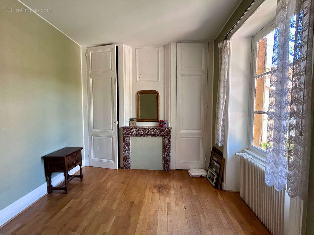 Maison à JARNIOUX