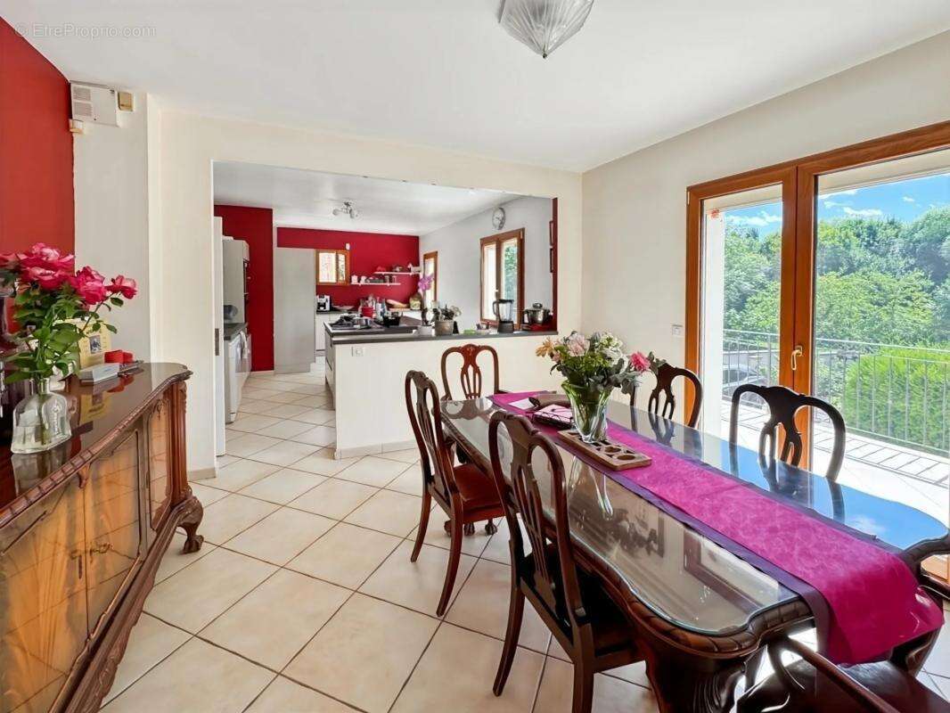 Maison à VAUX-SUR-SEINE