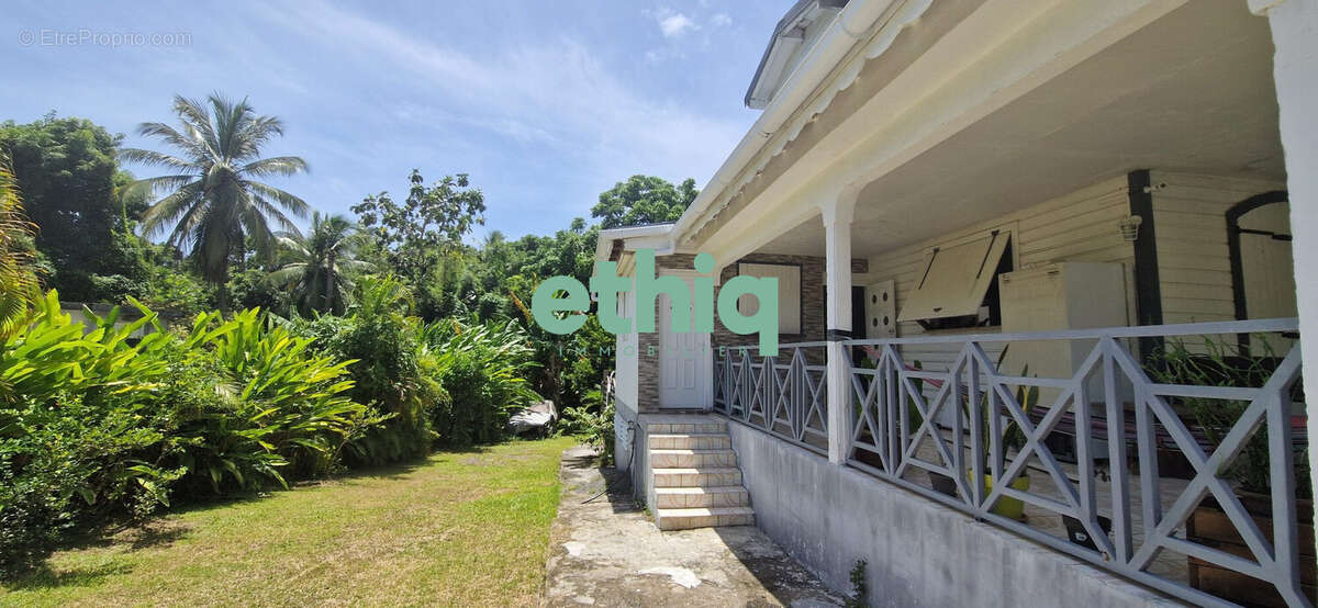 Maison à GOYAVE