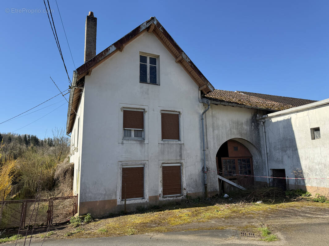 Maison à RAYNANS