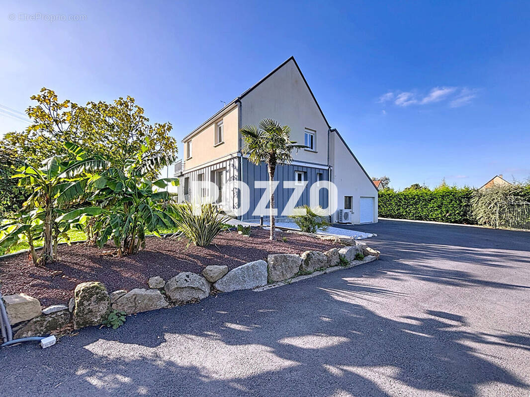 Maison à JULLOUVILLE