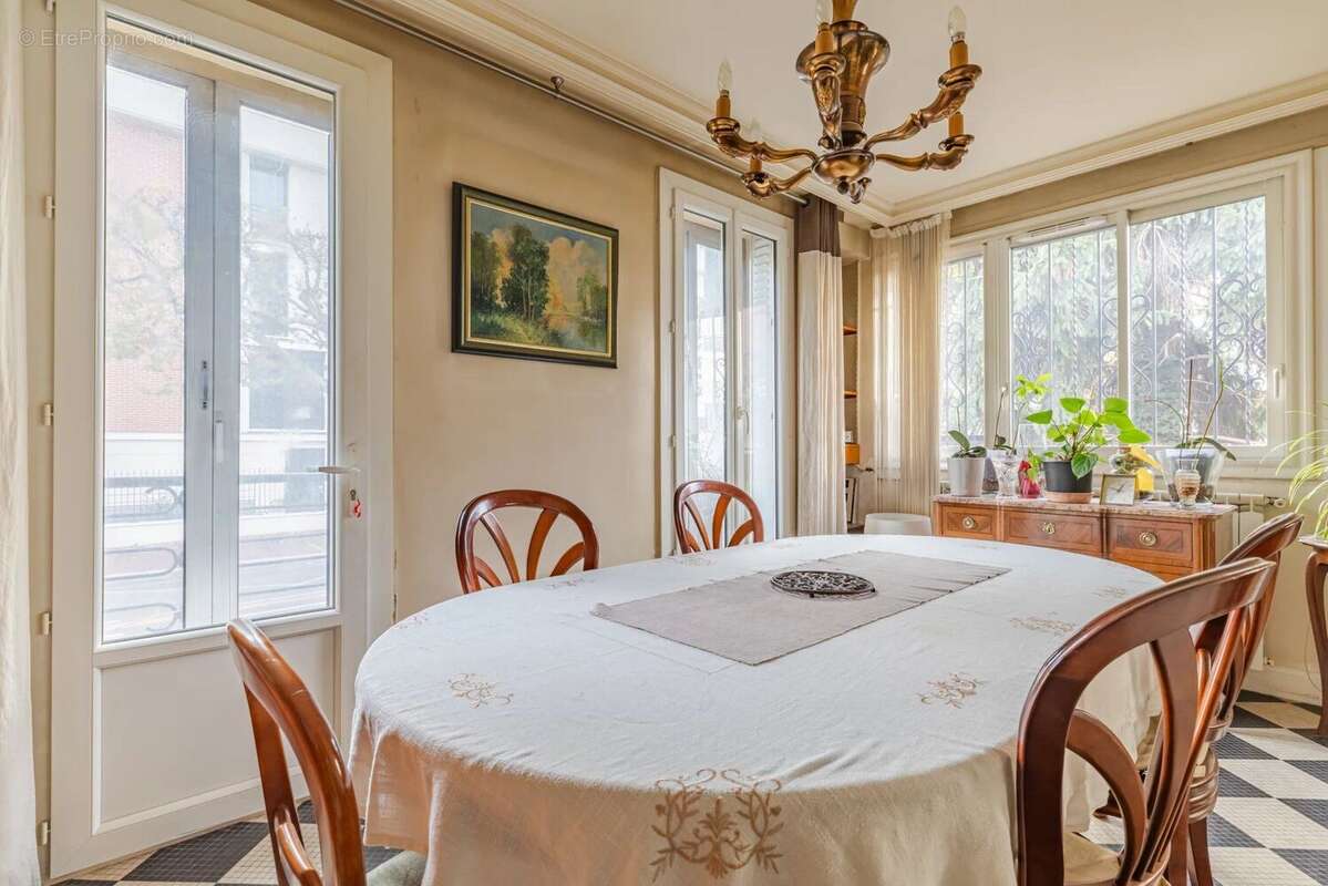 Maison à SAINT-MAUR-DES-FOSSES