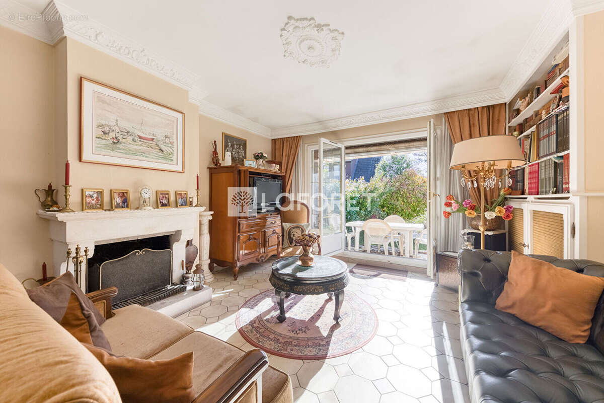 Maison à PONTAULT-COMBAULT