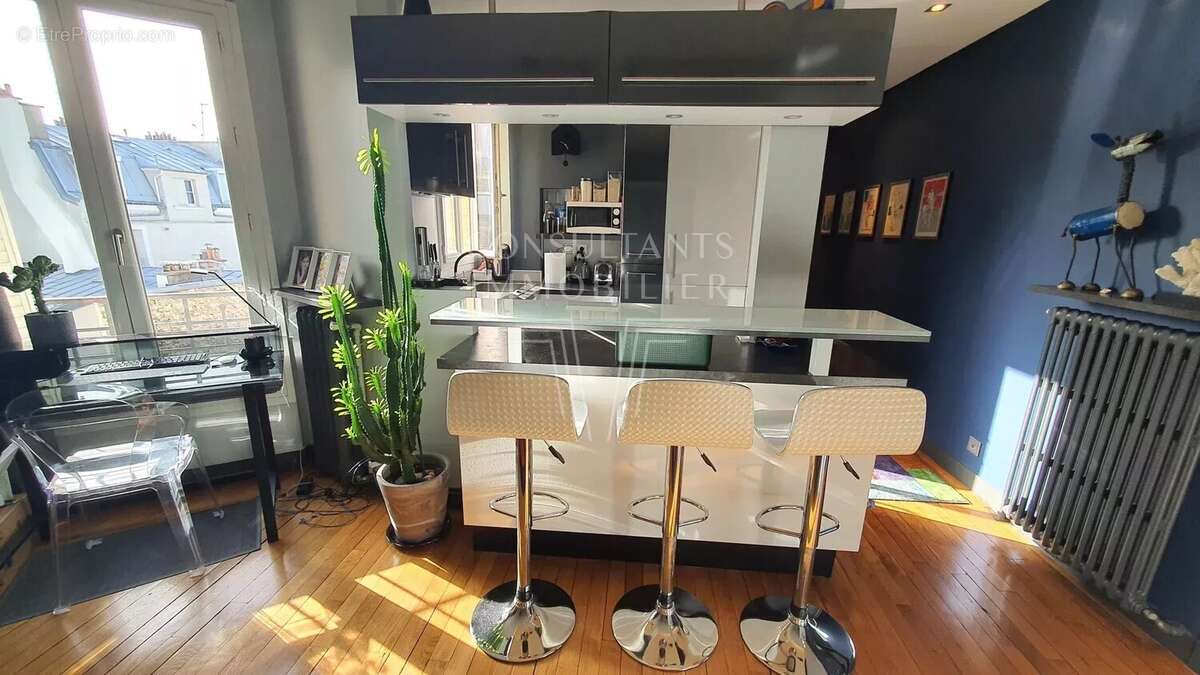 Appartement à PARIS-14E