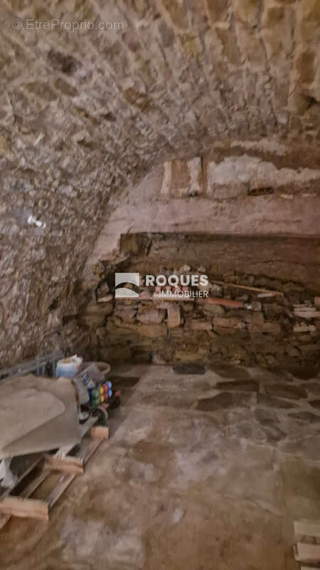 Au pied du Larzac méridional, dans superbe village, maison de village en pierre rénovée 69 m2 habitables, cave - photo 20