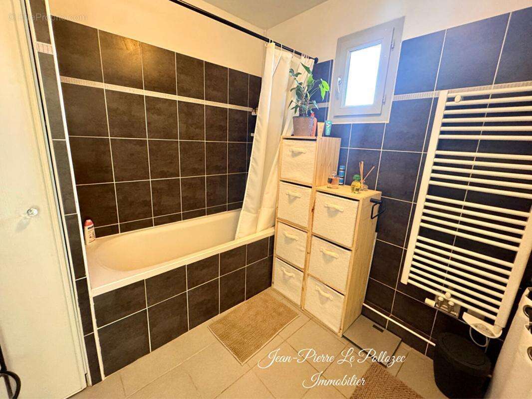 Appartement à PELISSANNE