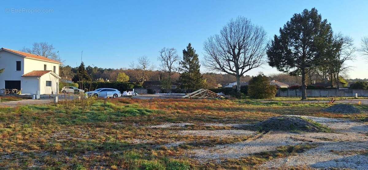 Terrain à SAINT-MEDARD-EN-JALLES