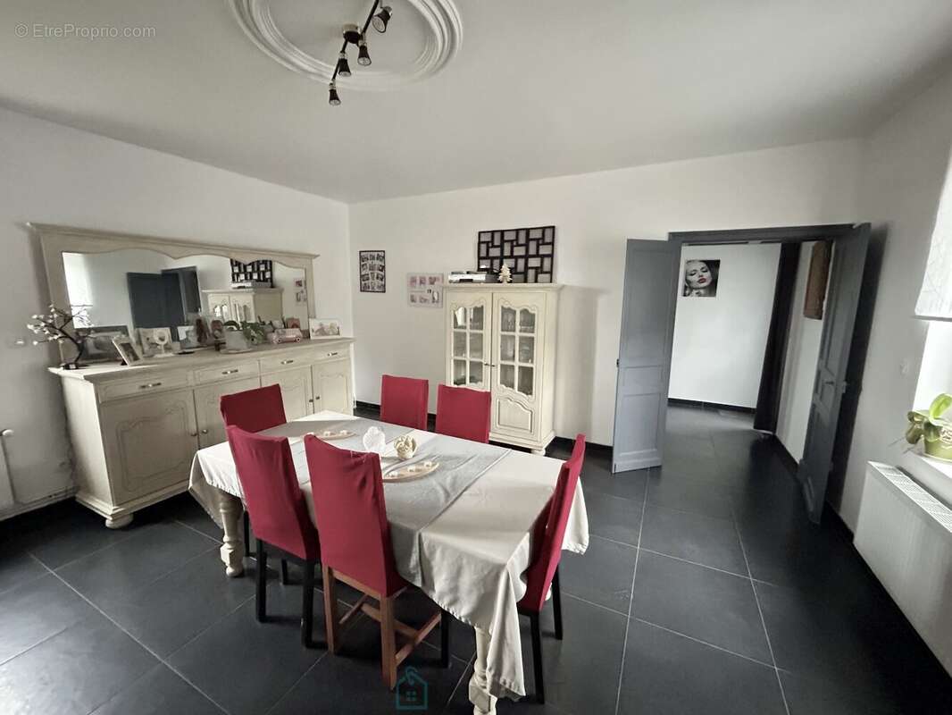 Maison à ESTREES