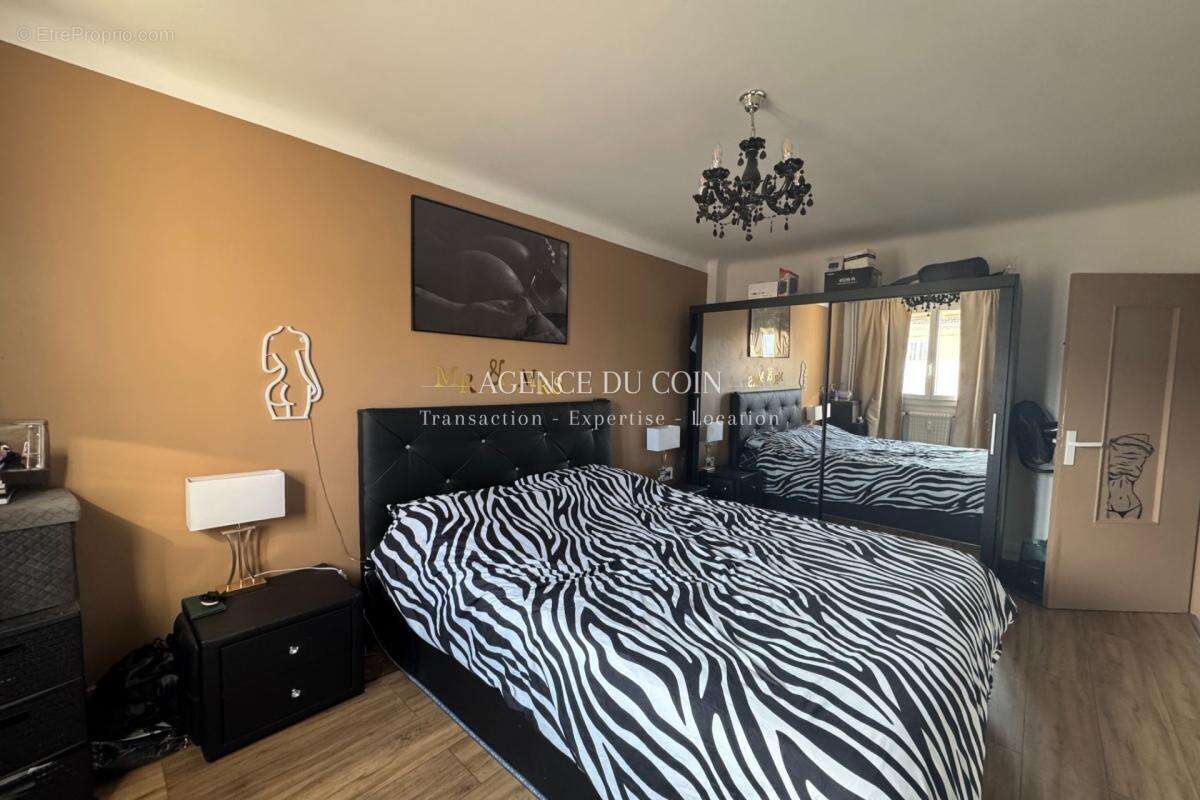 Appartement à LE MUY