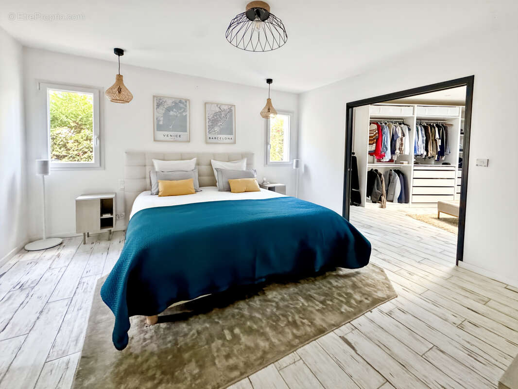 Éguilles   Belle propriété familiale avec dépendances, piscine et double garage. - photo 8