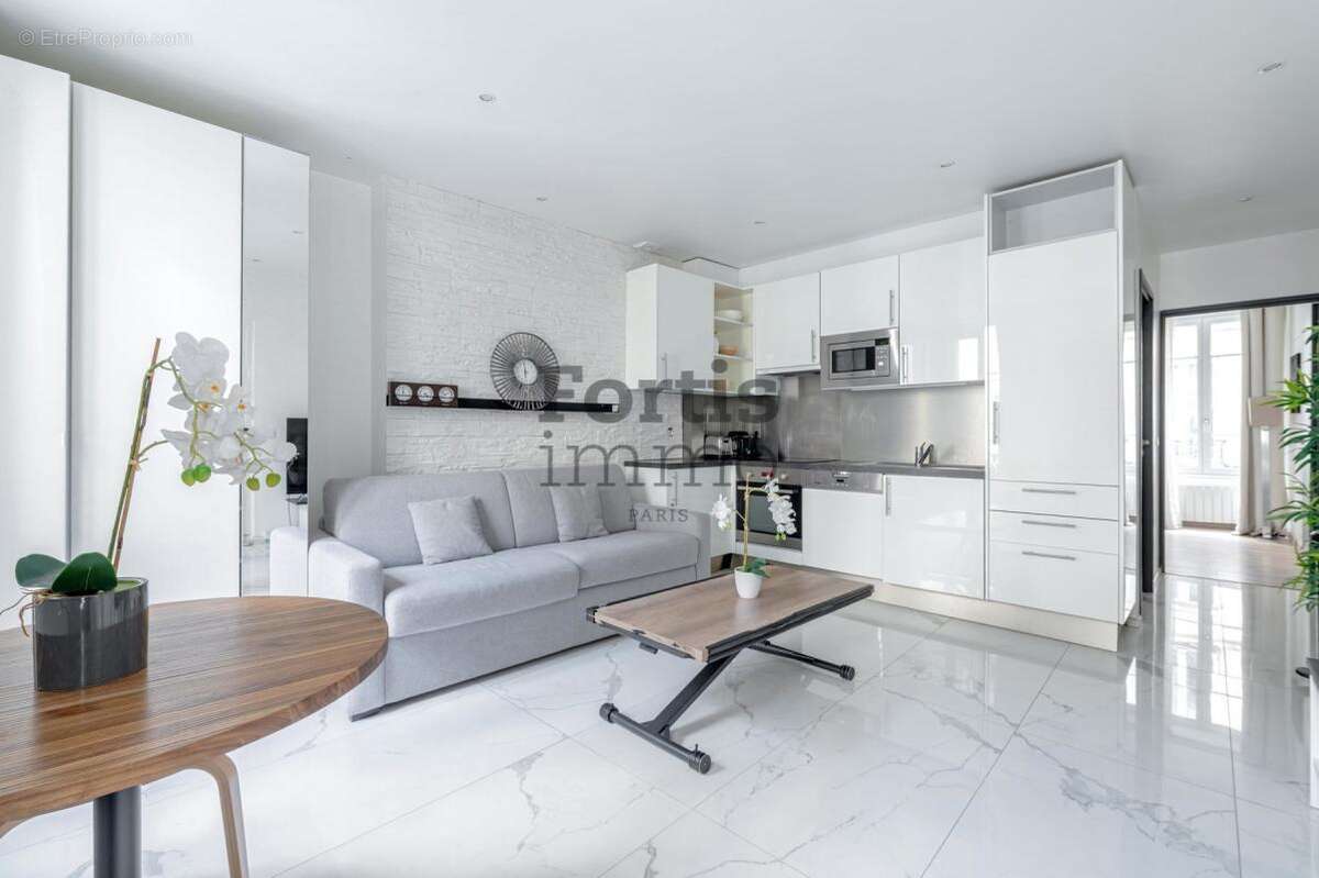 Appartement à PARIS-2E