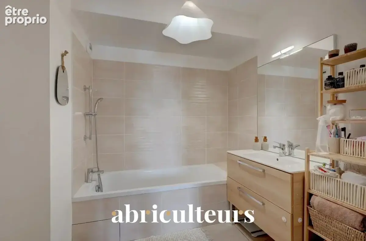 Appartement au dernier étage d'une résidence sécurisé en vente à Saint-Priest (69800) - photo 11