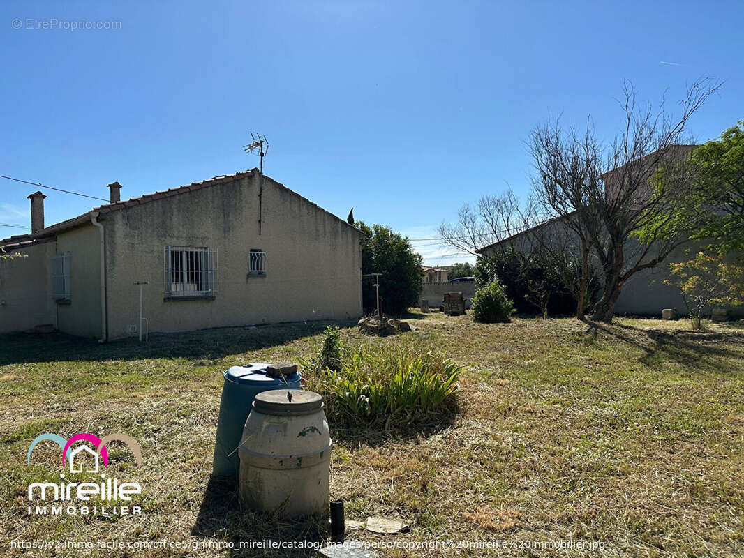 Maison à JONQUIERES-SAINT-VINCENT