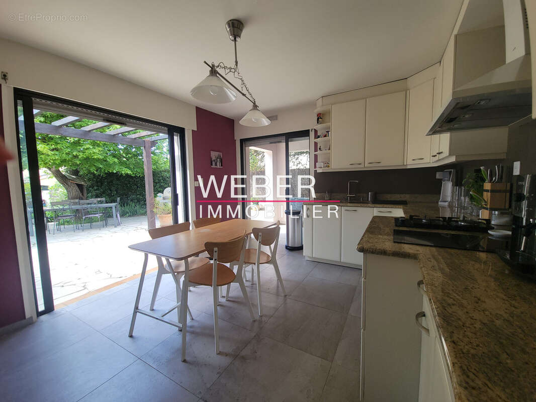 TOULON OUEST  - MAISON 200 m2 - 6 chambres - Piscine - photo 6