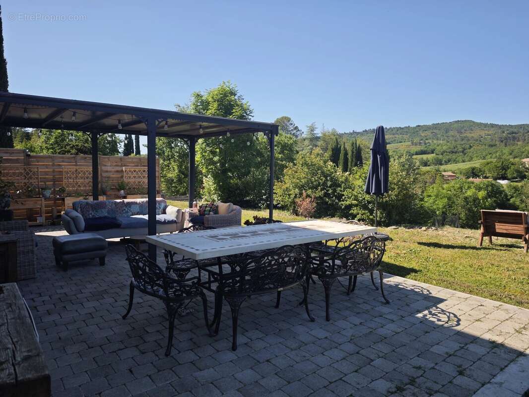 Superb maison sur un grand terrain avec vues imprenables - photo 12
