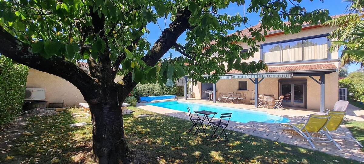 Photo 1 - Maison à SAINT-PIERRE-DE-CHANDIEU