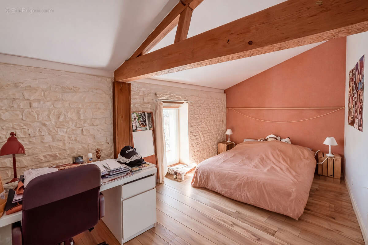 Maison à SAINT-MEDARD-D'AUNIS