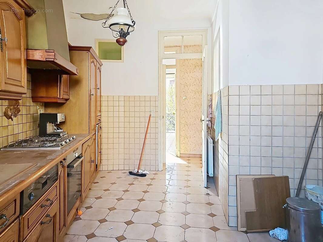 Nice Port – Place Arson – Beau 3 pièces traversant avec balcon et fort potentiel - photo 8
