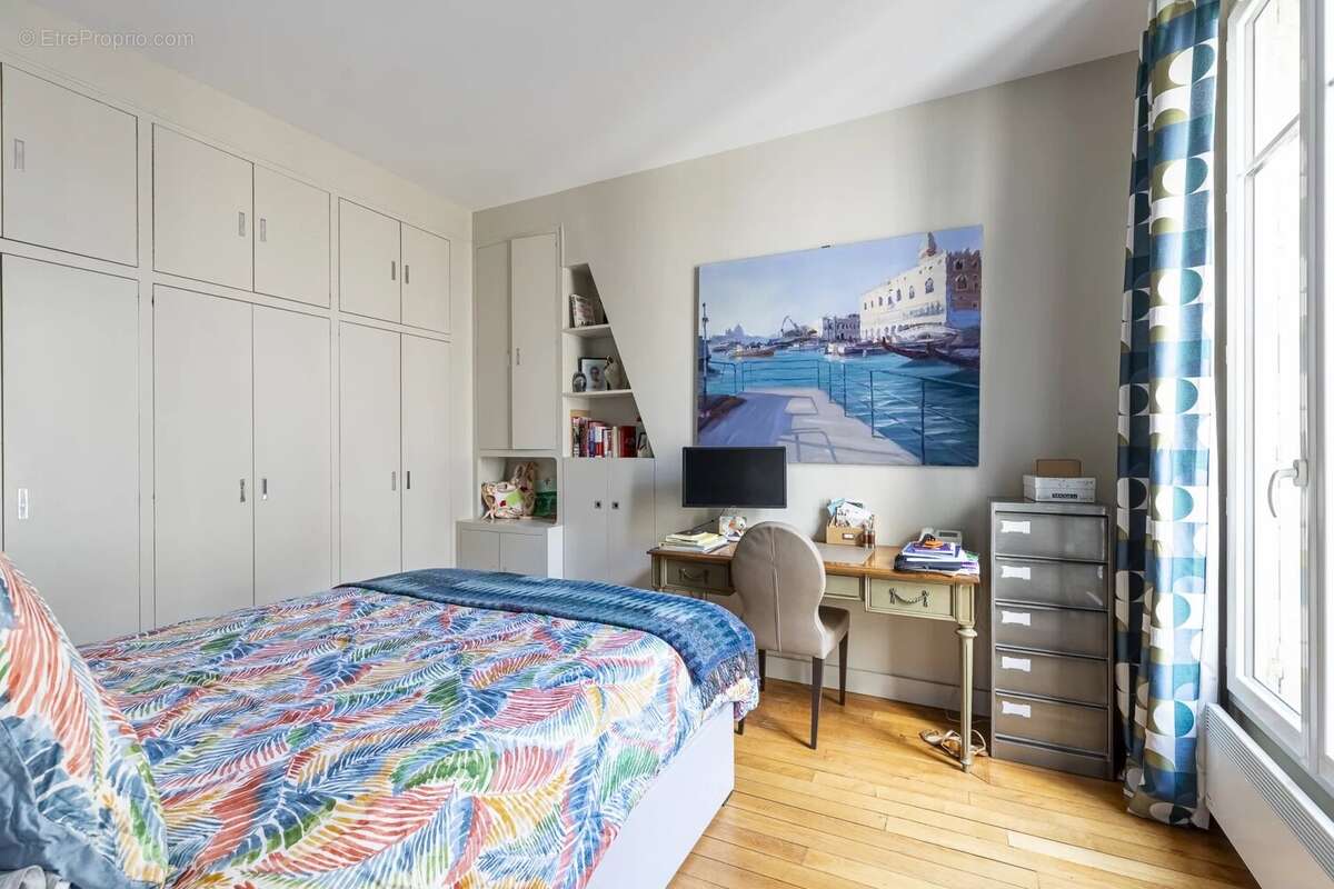 Appartement à PARIS-17E
