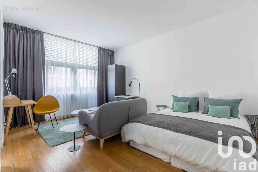 Photo 2 - Appartement à PARIS-8E