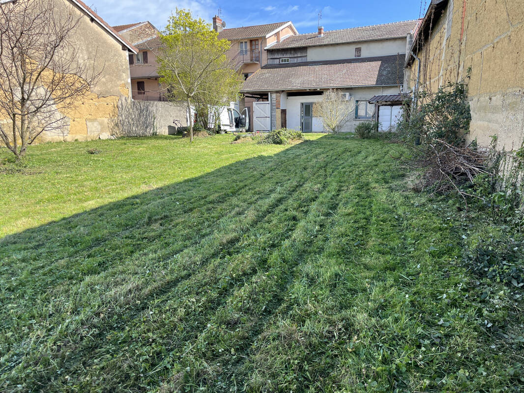 Terrain à SAINT-ANDRE-DE-CORCY