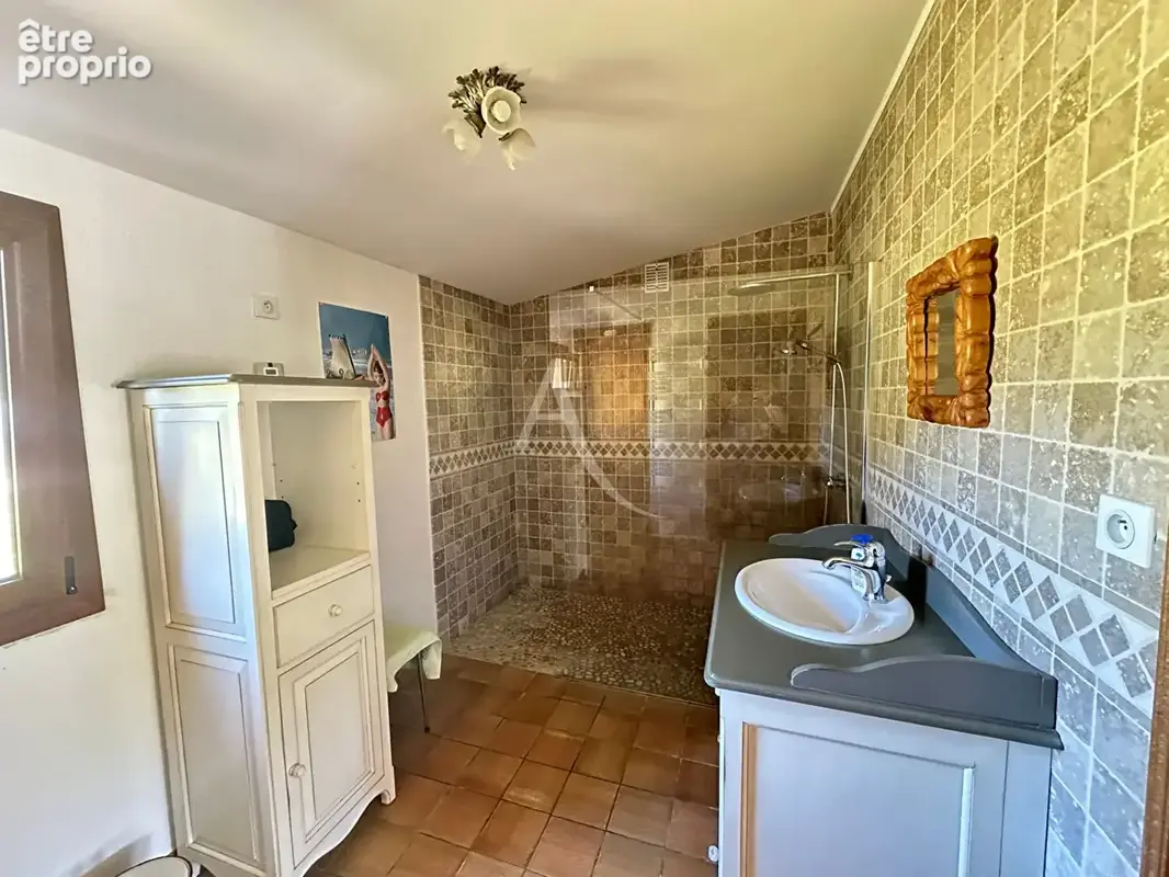 Maison en pierre de 222m² à vendre en campagne à proximité d'AIZENAY avec piscine et grange - photo 14