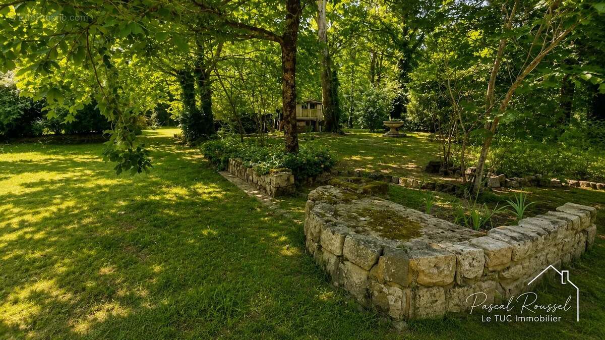 LONGERE DE CARACTERE-270 m2-3,5 hectares de bois-Dépendances - photo 11